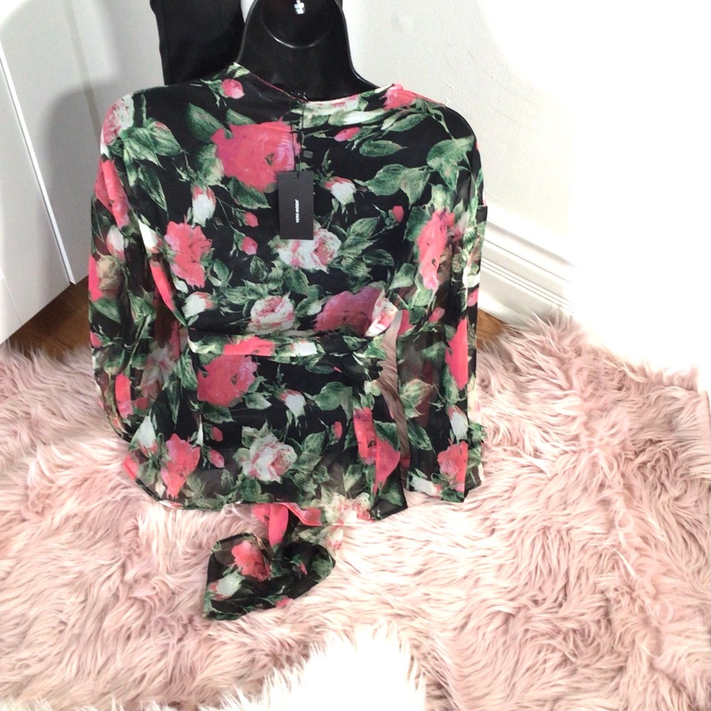 Floral wrap blouse - Picture 3 of 9